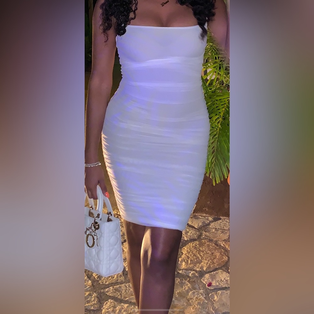 Prettylittlething body con white dress.